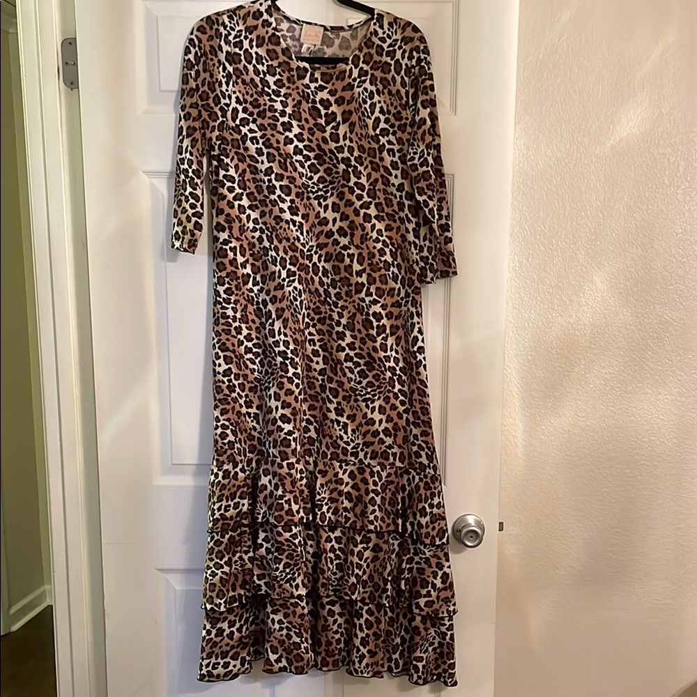 Brown and White Tiered Maxi Dress with 3/4 Sleeves